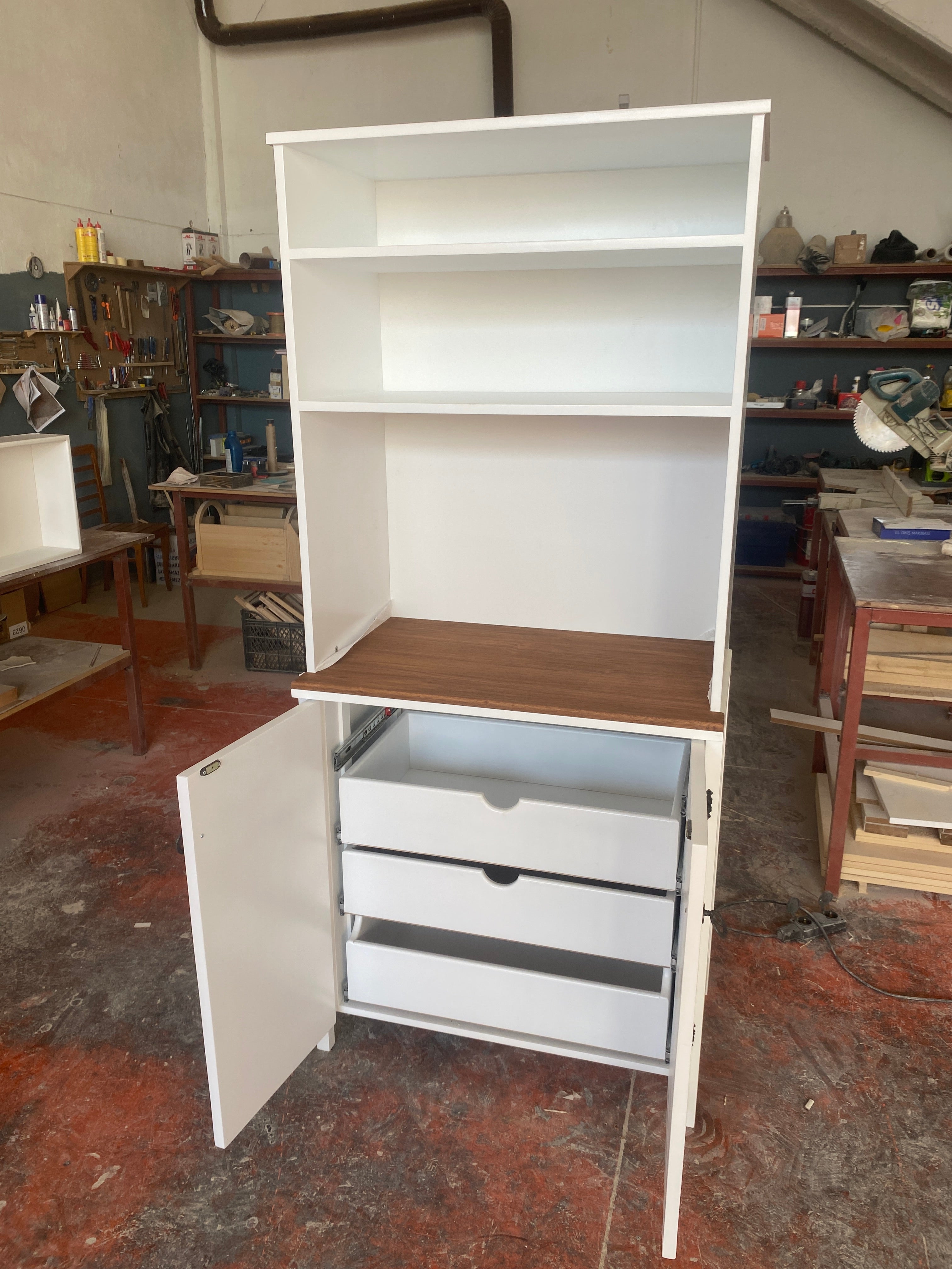 Kişiye Özel Tasarım Modern Masif Kahve Dolabı