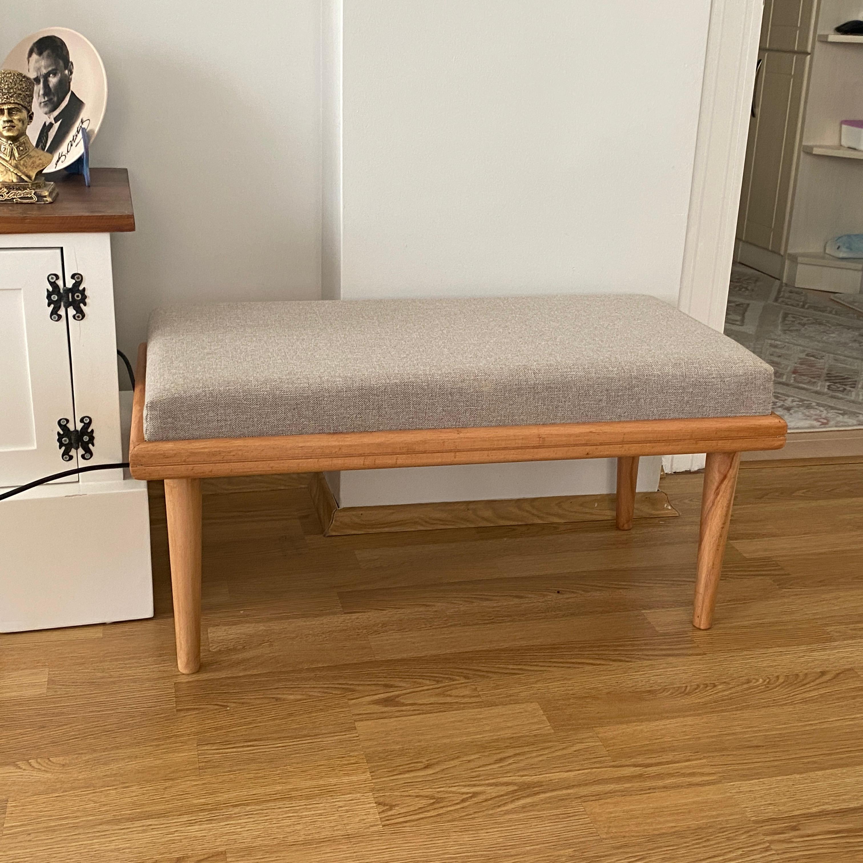 El Yapımı Ahşap Minderli Bench