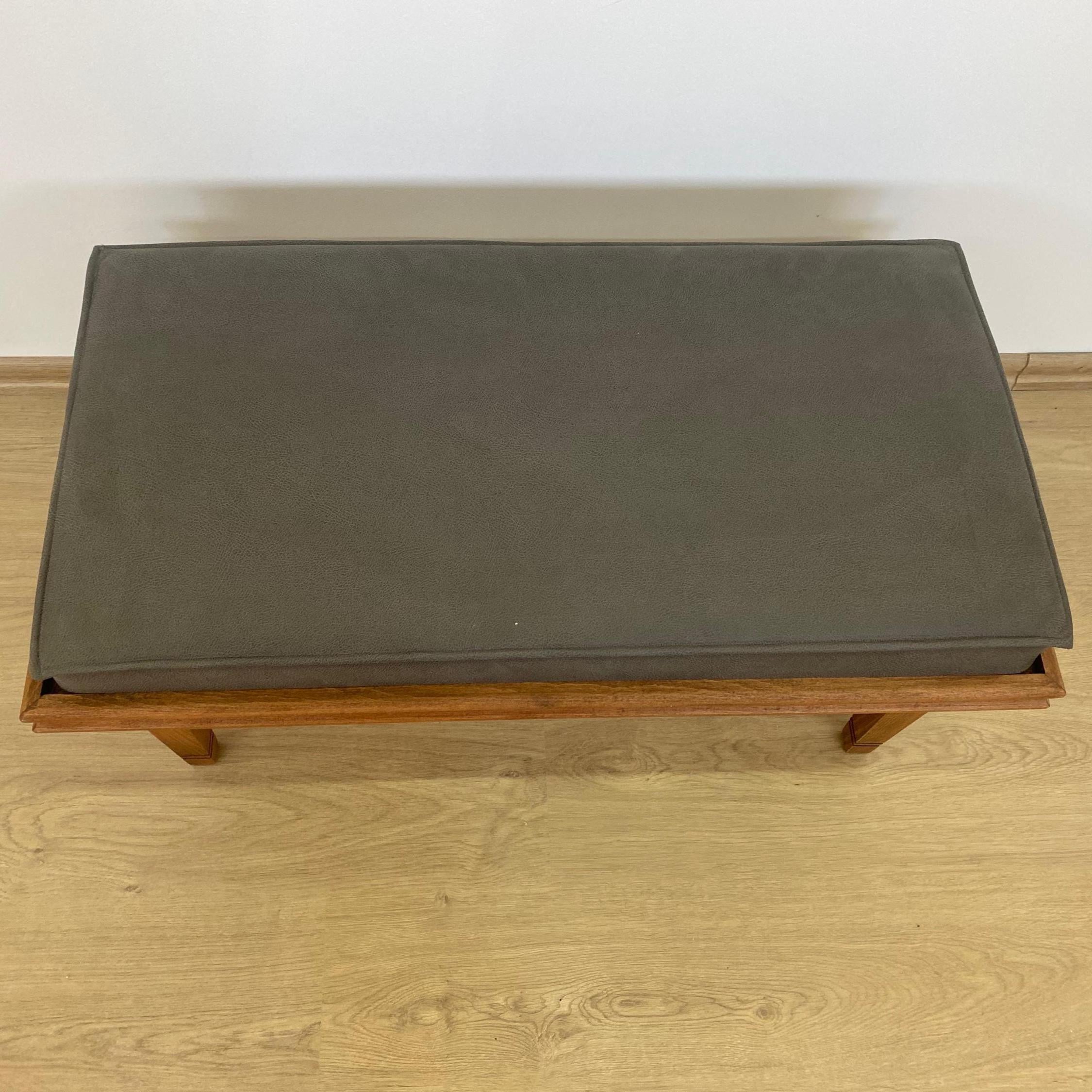 El Yapımı Ahşap Minderli Bench