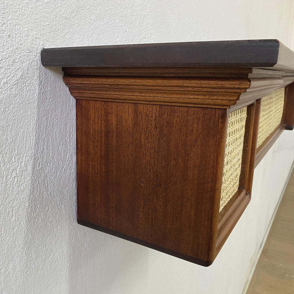 Ahşap Duvara Monte Raf