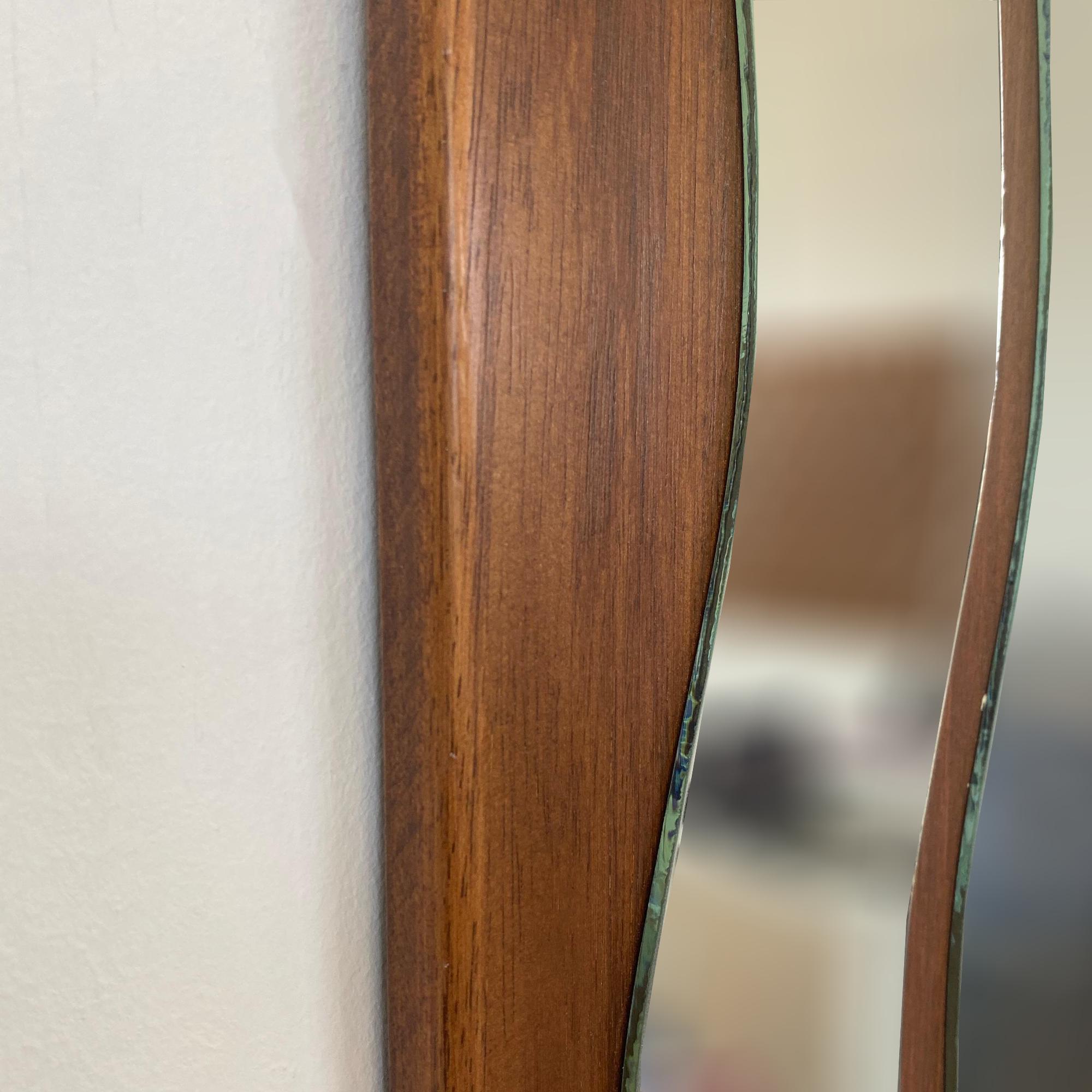 Dalga Formlu Ahşap Duvar Aynası